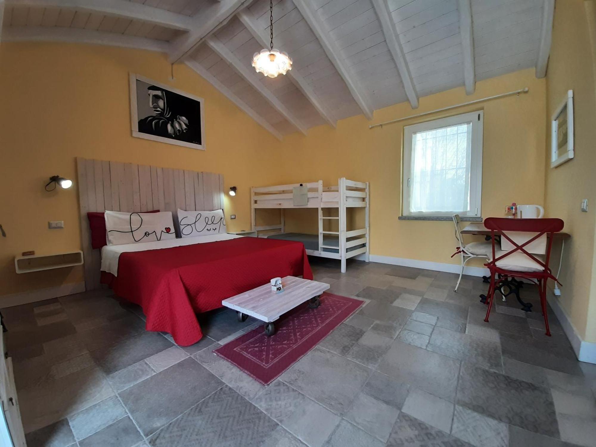 לינה וארוחת בוקר קסטיאדס Casale Diletta מראה חיצוני תמונה